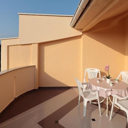City Pool Apartments Novalja Ngoại thất bức ảnh