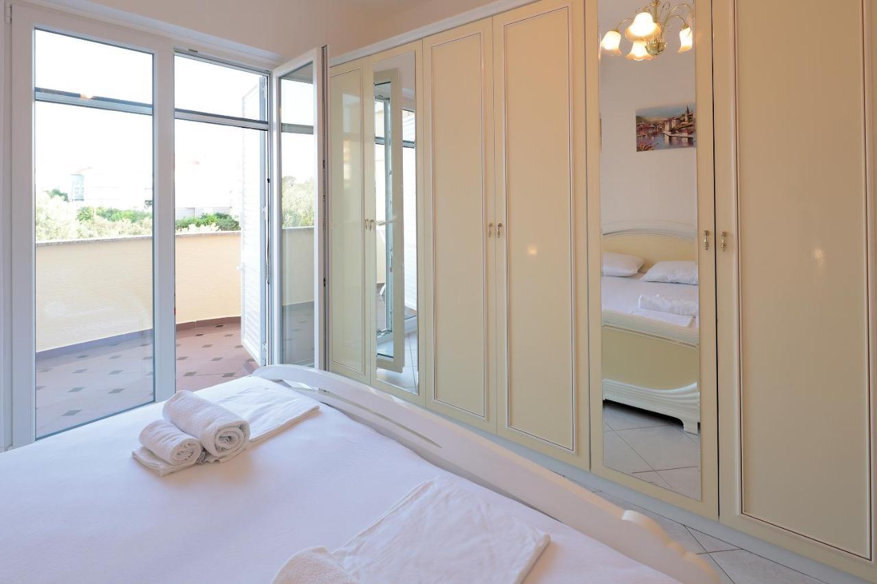City Pool Apartments Novalja Ngoại thất bức ảnh