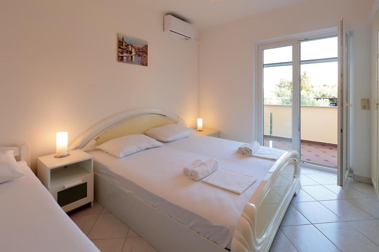 City Pool Apartments Novalja Ngoại thất bức ảnh