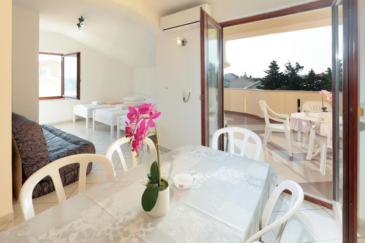City Pool Apartments Novalja Ngoại thất bức ảnh
