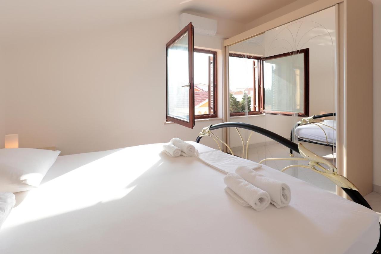 City Pool Apartments Novalja Ngoại thất bức ảnh