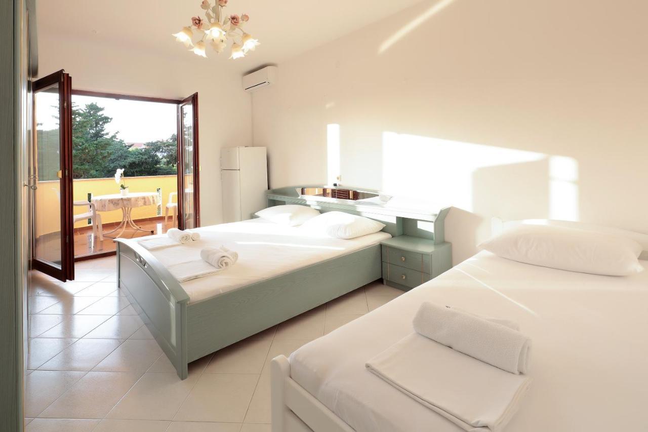 City Pool Apartments Novalja Ngoại thất bức ảnh