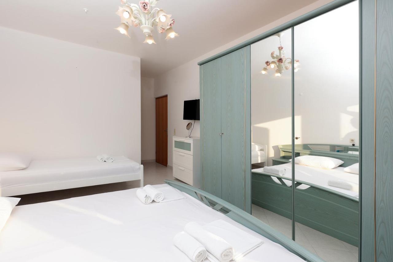 City Pool Apartments Novalja Ngoại thất bức ảnh