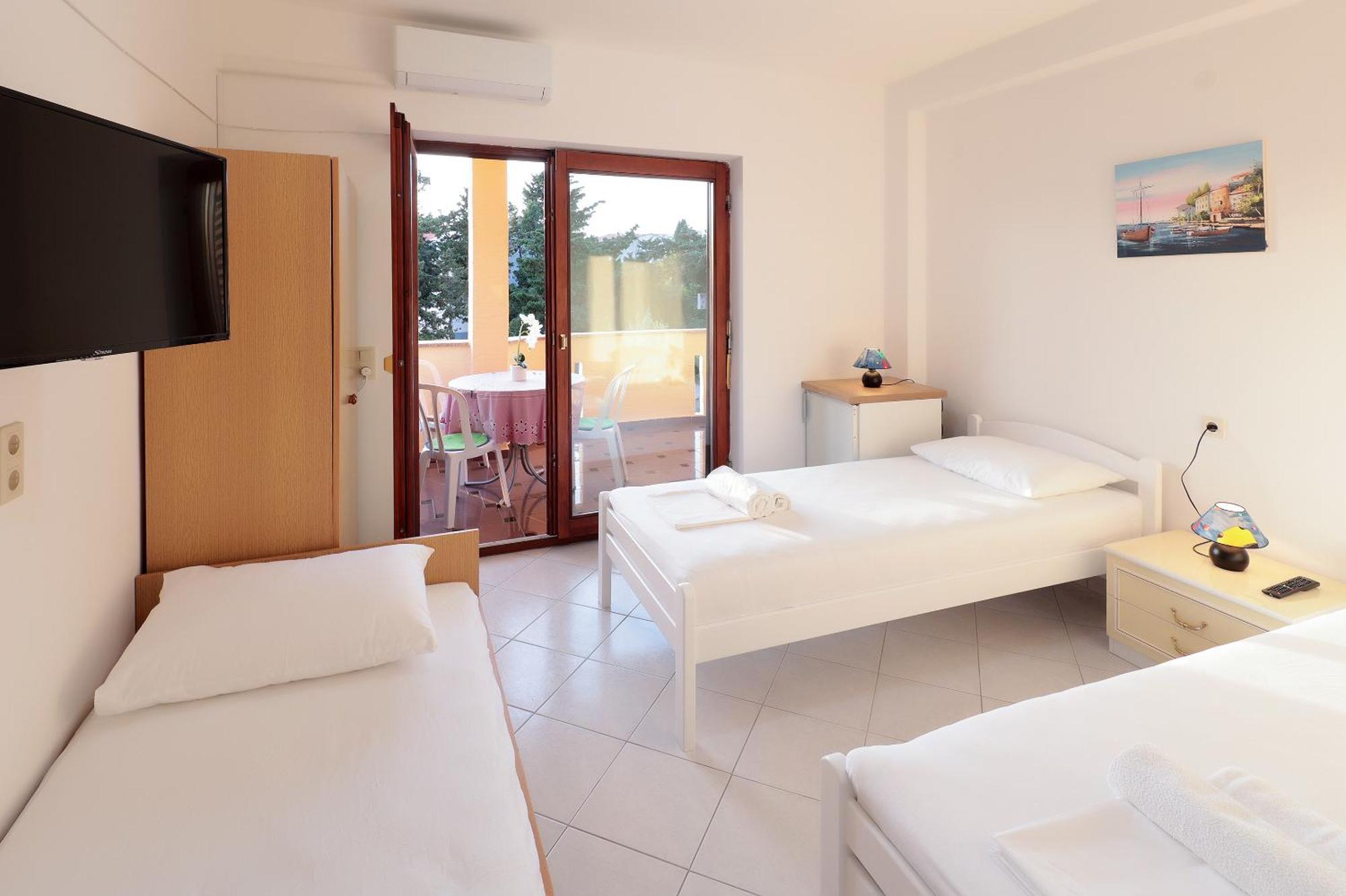 City Pool Apartments Novalja Ngoại thất bức ảnh