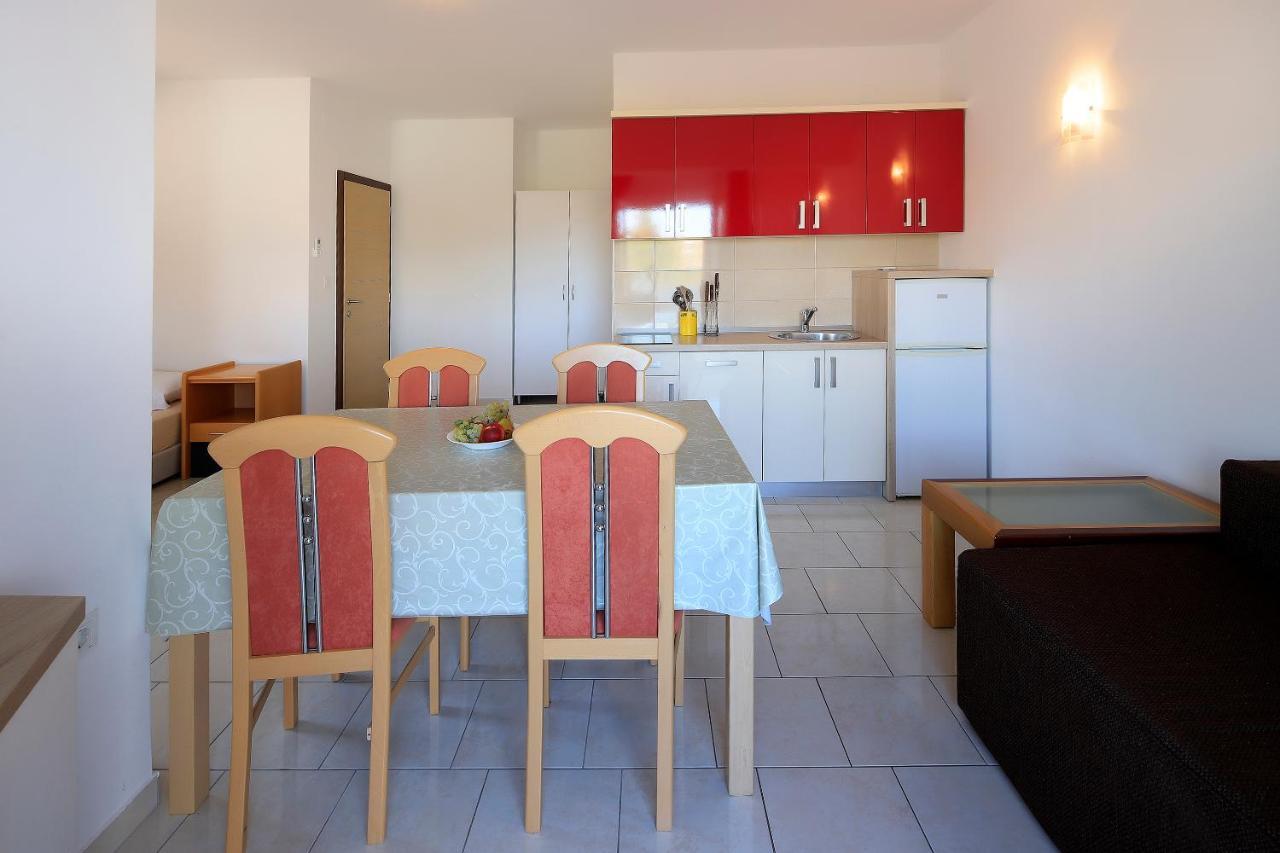 City Pool Apartments Novalja Ngoại thất bức ảnh