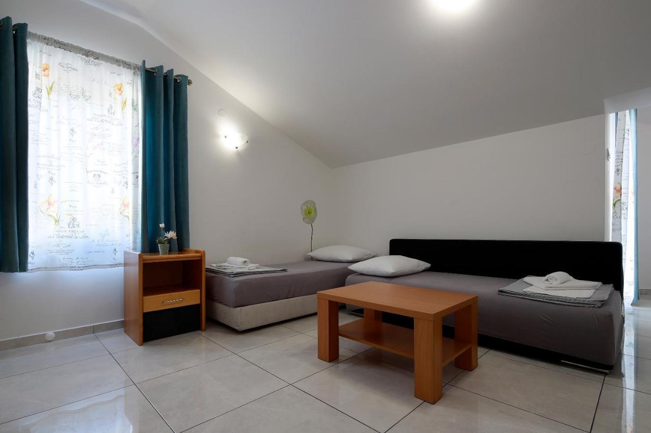 City Pool Apartments Novalja Ngoại thất bức ảnh