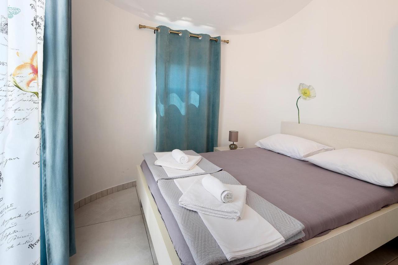 City Pool Apartments Novalja Ngoại thất bức ảnh