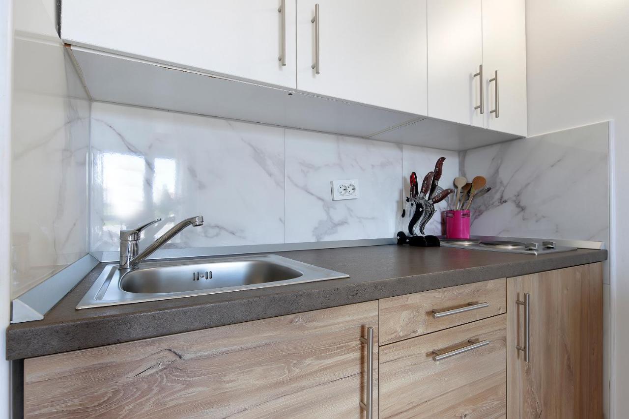 City Pool Apartments Novalja Ngoại thất bức ảnh