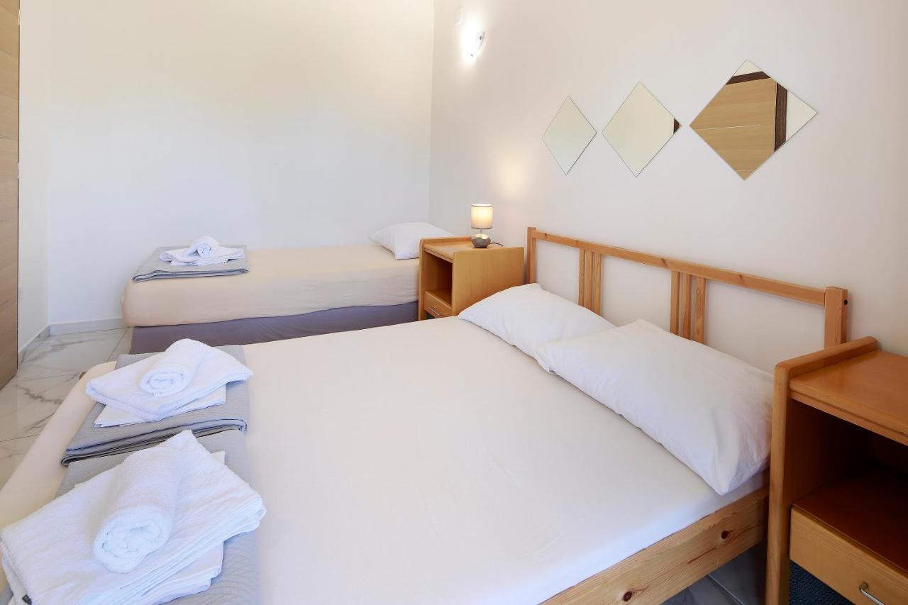 City Pool Apartments Novalja Ngoại thất bức ảnh