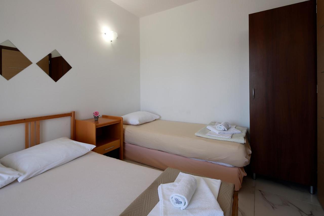 City Pool Apartments Novalja Ngoại thất bức ảnh