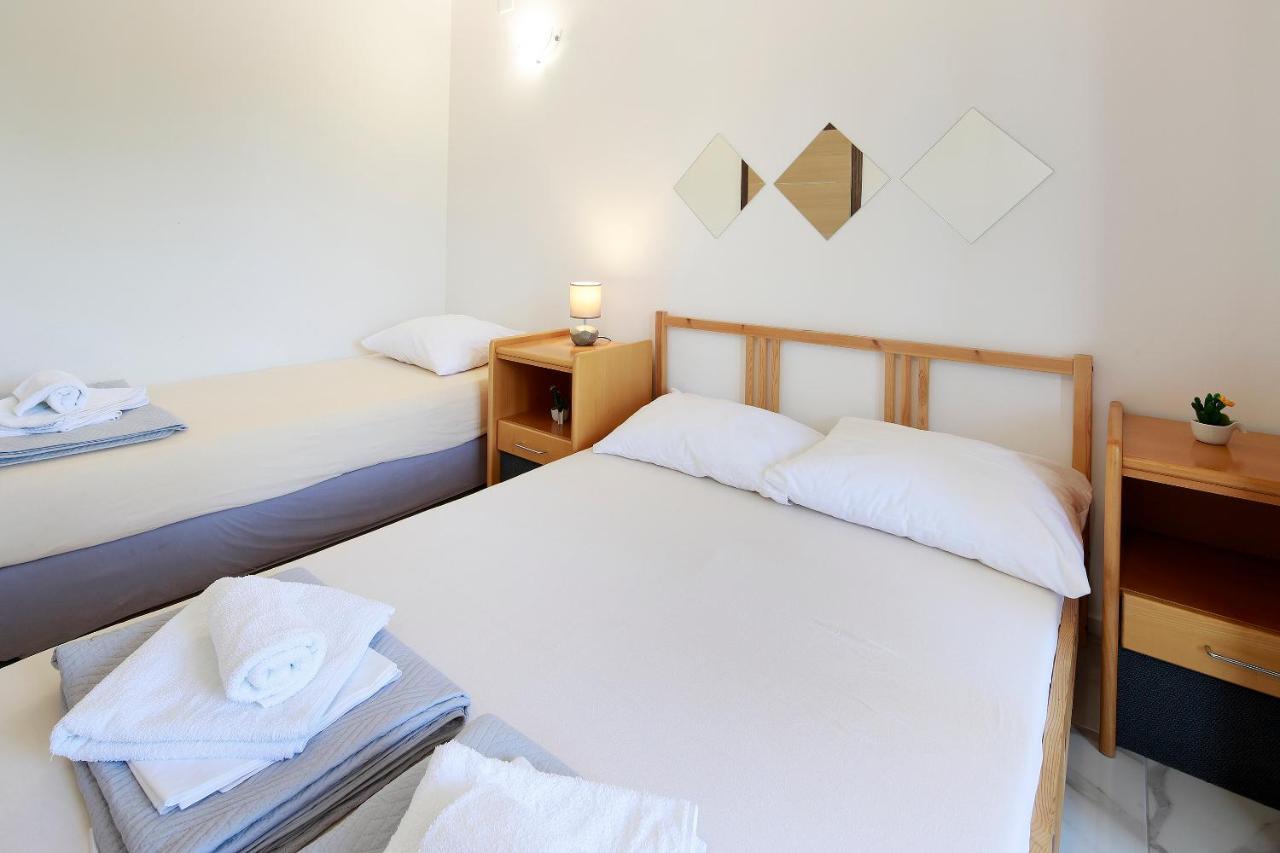 City Pool Apartments Novalja Ngoại thất bức ảnh