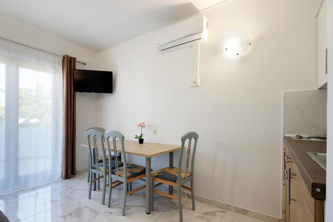 City Pool Apartments Novalja Ngoại thất bức ảnh