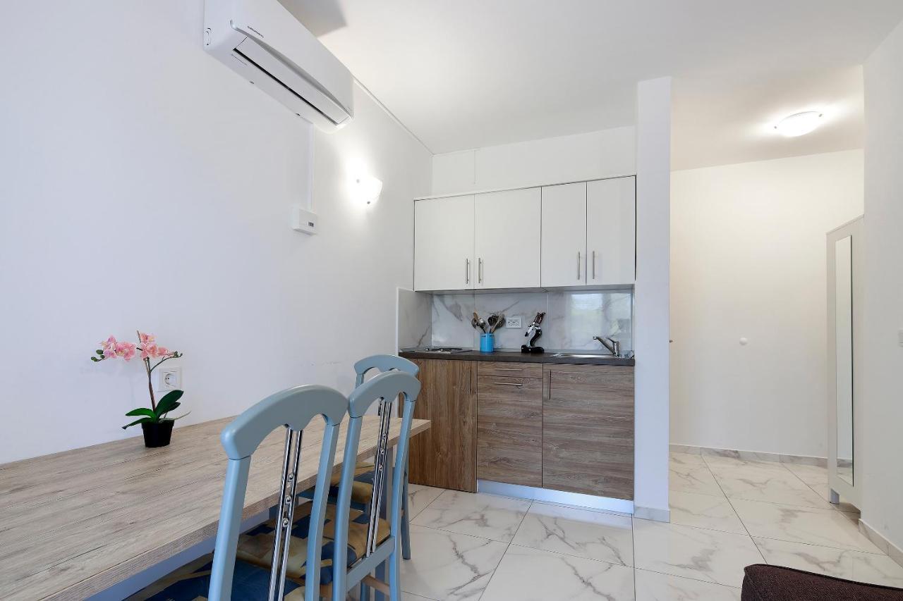 City Pool Apartments Novalja Ngoại thất bức ảnh